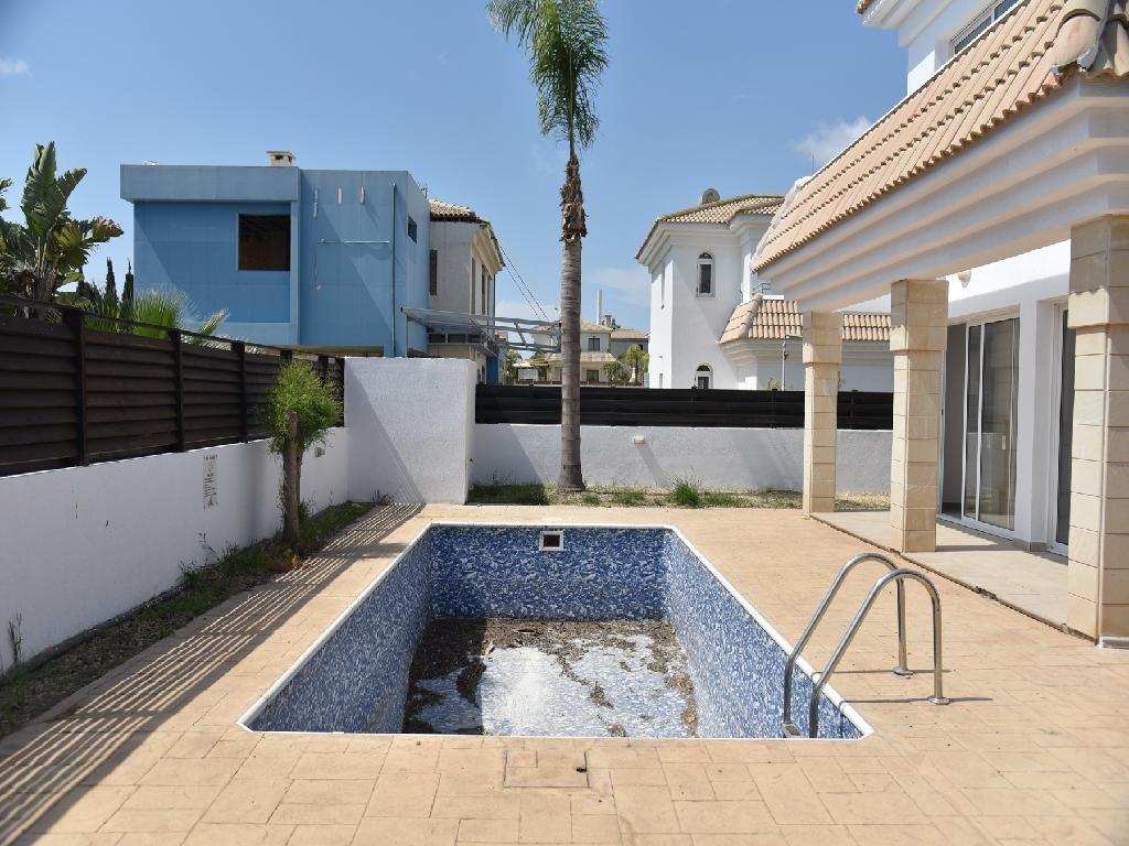 3 Bedroom Detached House For Sale: https://www.zyprus.com/property/39395/3-bedrooms-house-detached-house-in-kapparis-paralimni-famagusta (www.zyprus.com)