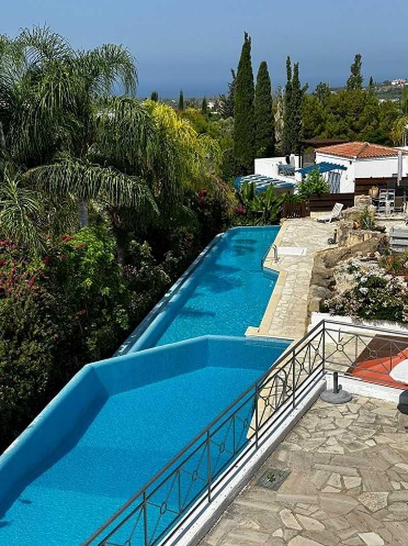 2-bedroom semi-detached for sale: https://www.bazaraki.com/adv/5797575_2-bedroom-semi-detached-for-sale (www.bazaraki.com)