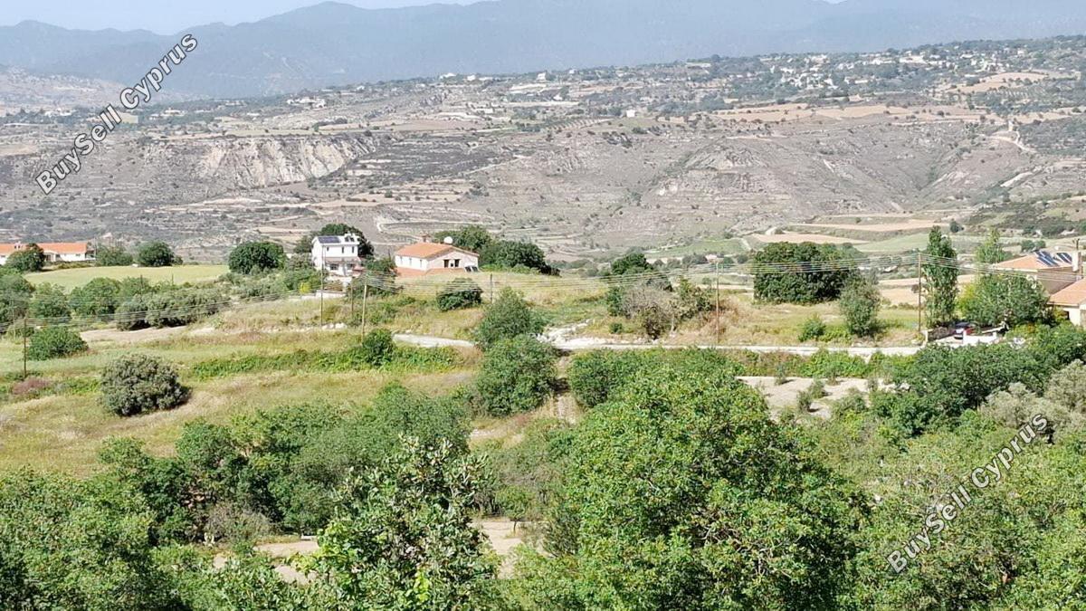 1,050 SQM Residential Land for sale in Stroumbi, Paphos: https://www.buysellcyprus.com/property-for-sale/paphos/stroumbi/land-for-sale-stroumbi-paphos-1797002.html (www.buysellcyprus.com)