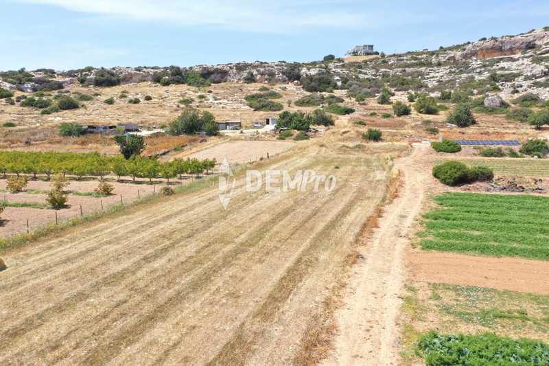 Residential land 3670 m²: https://www.bazaraki.com/adv/5786911_residential-land-3670-m2 (www.bazaraki.com)