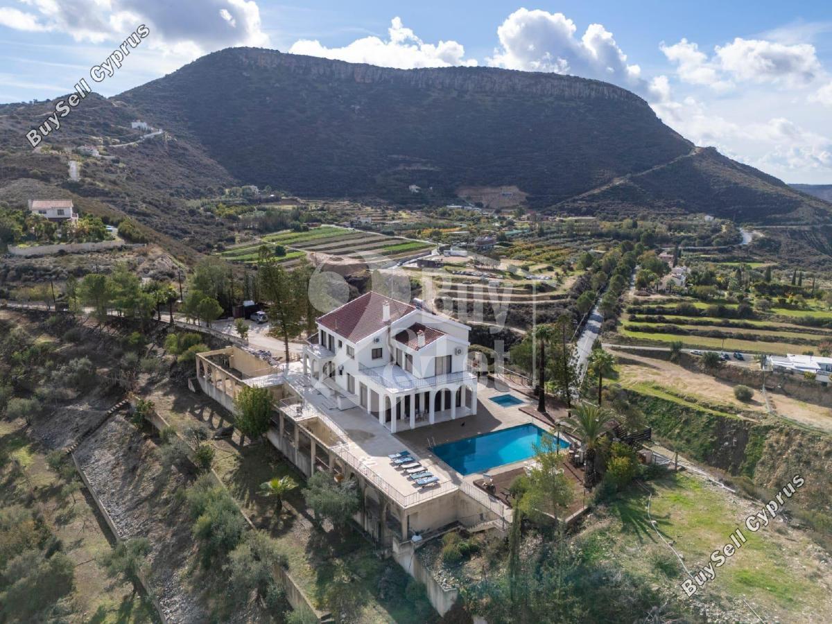 7 Bedroom Detached house to rent in Foinikaria, Limassol: https://www.buysellcyprus.com/property-for-rent/limassol/foinikaria/7-bed-detached-house-to-rent-foinikaria-limassol-1797614.html (www.buysellcyprus.com)