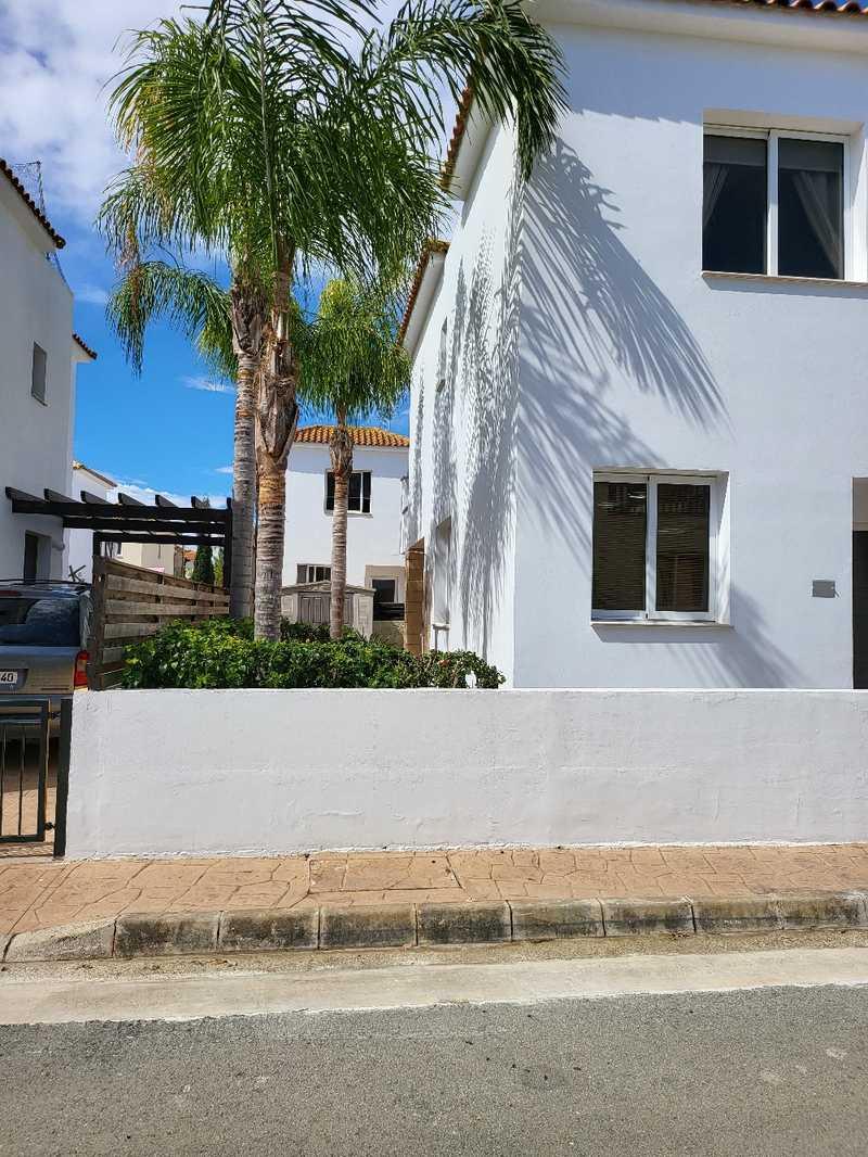 3-bedroom detached house for sale: https://www.bazaraki.com/adv/5797573_3-bedroom-detached-house-for-sale (www.bazaraki.com)