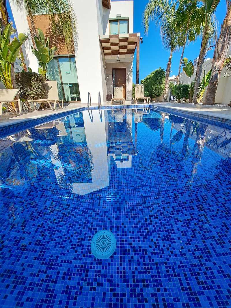 Luxury 3 bedroom villa with a pool: https://www.bazaraki.com/adv/5795930_luxury-3-bedroom-villa-with-a-pool (www.bazaraki.com)
