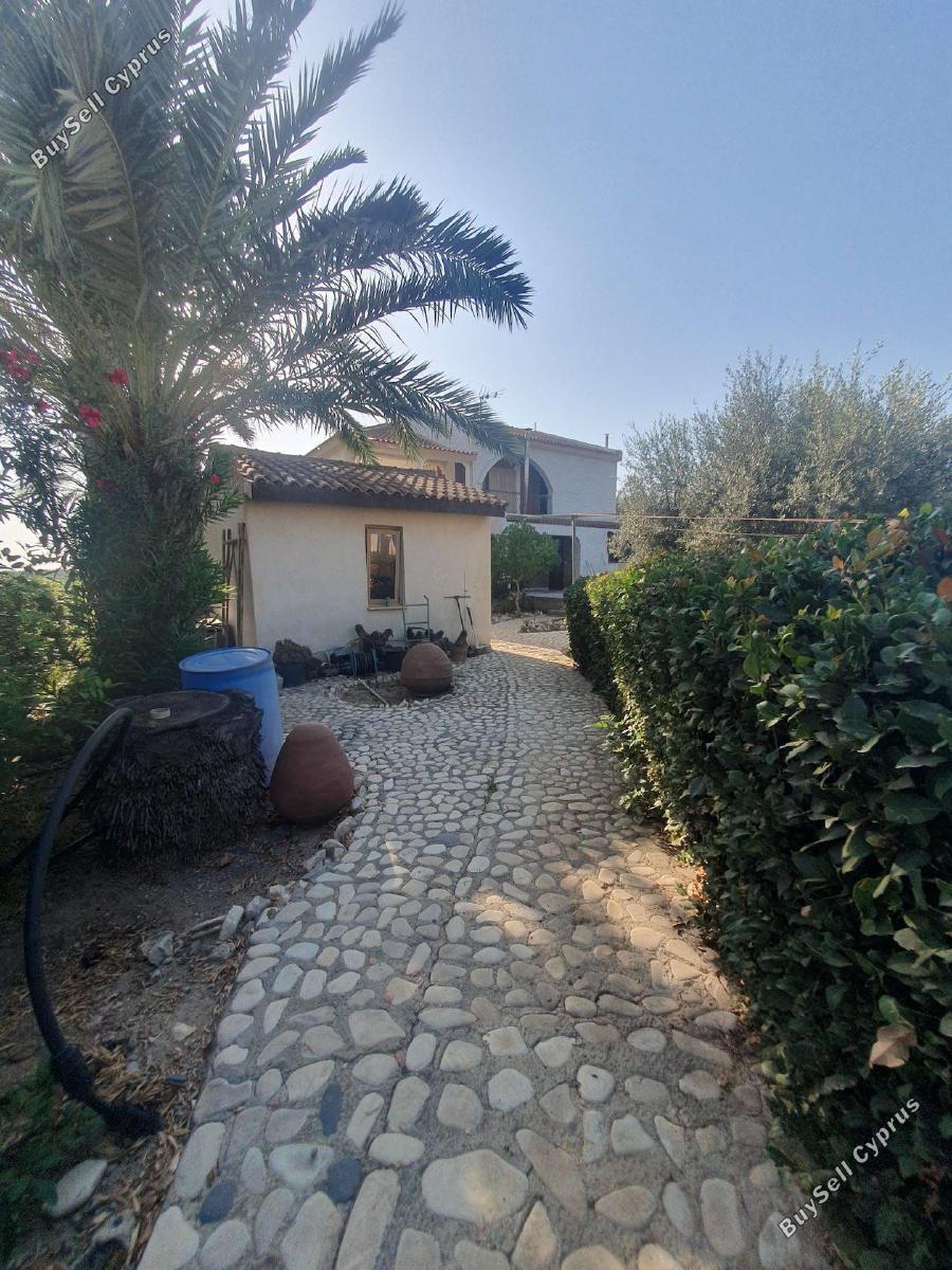 5 Bedroom Detached house for sale in Pervolia, Larnaca: https://www.buysellcyprus.com/property-for-sale/larnaca/pervolia/5-bed-detached-house-for-sale-pervolia-larnaca-1796724.html (www.buysellcyprus.com)