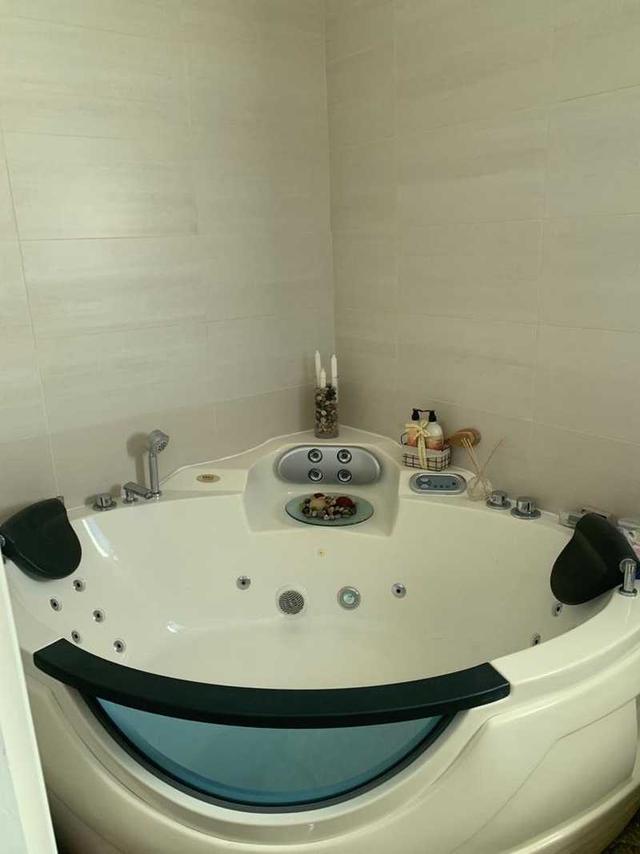 4-bedroom villa to rent: https://www.bazaraki.com/adv/5791431_4-bedroom-villa-to-rent (www.bazaraki.com)