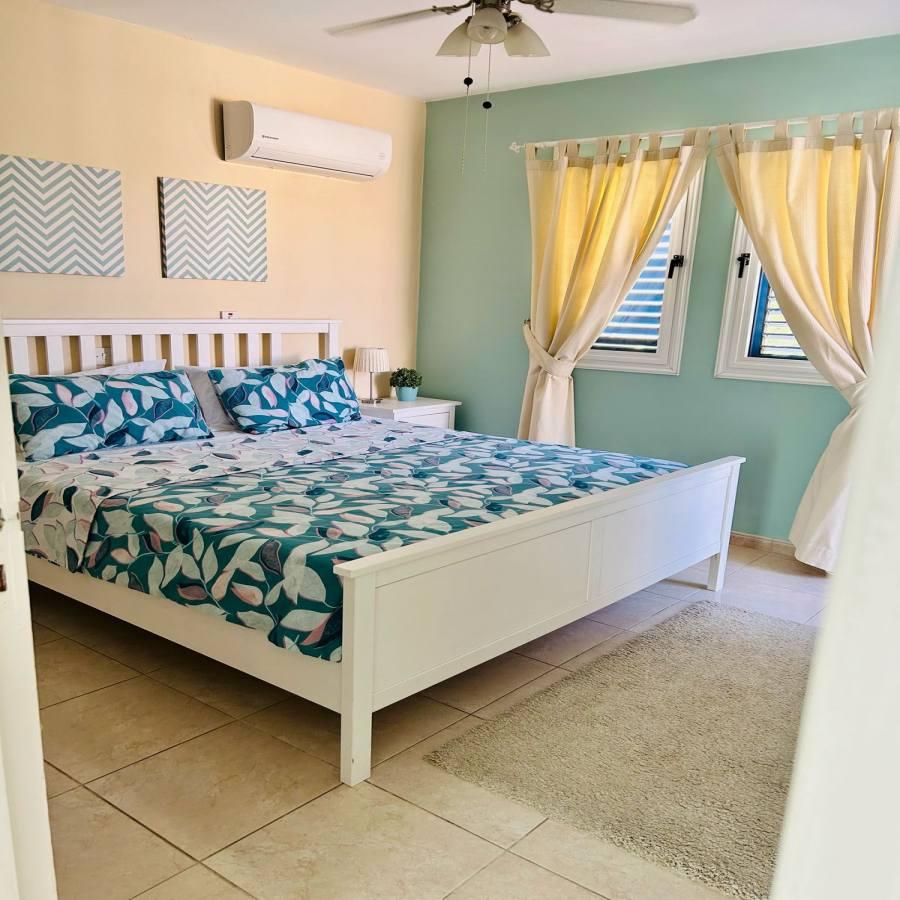 Fully furnished 2 bed townhouse Peyia: https://www.facebook.com/marketplace/item/1537484337207716 (www.facebook.com)