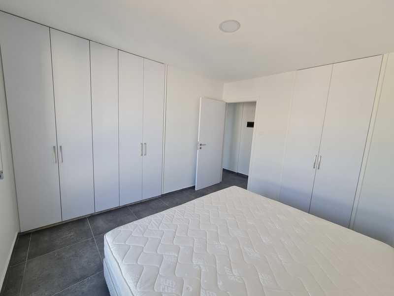 2 Beds 1 Bath Apartment/condo: https://www.facebook.com/marketplace/item/1209469877551850 (www.facebook.com)