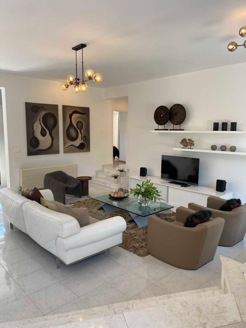 3-bedroom villa to rent: https://www.bazaraki.com/adv/5797025_3-bedroom-villa-to-rent (www.bazaraki.com)