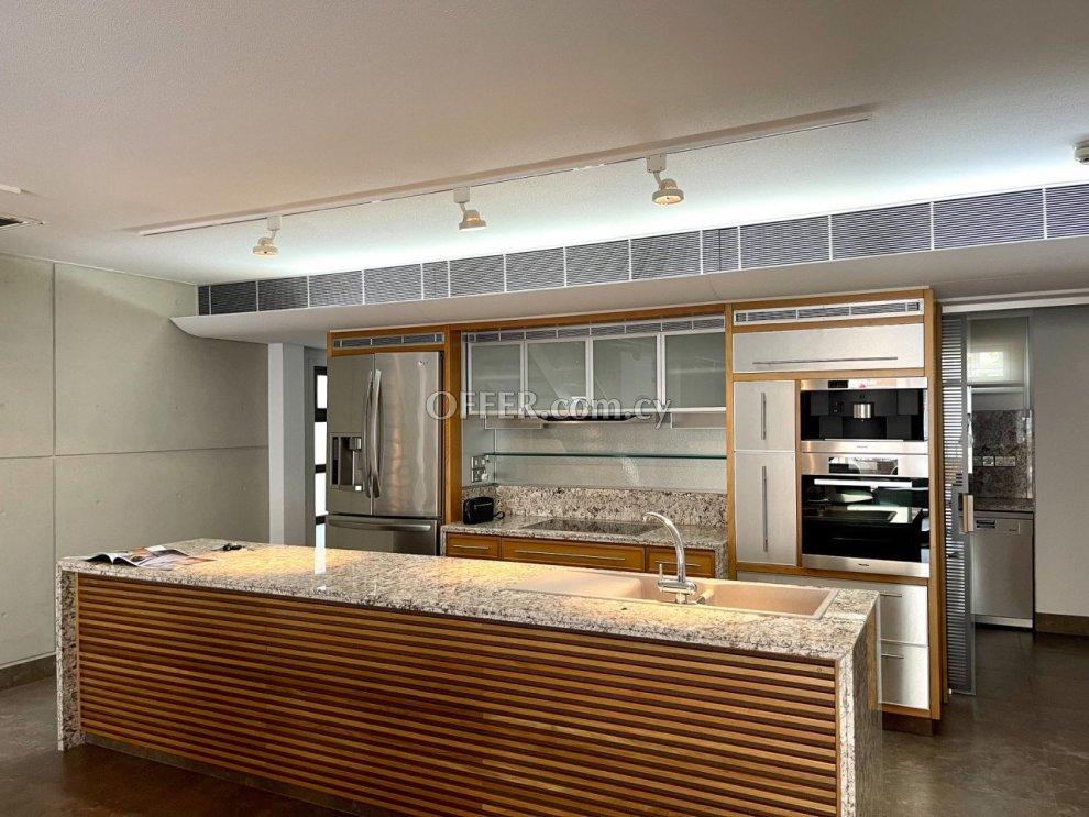 Apartment (Penthouse) in Old town, Limassol for Sale: https://www.offer.com.cy/en/apartment-penthouse-in-old-town-limassol-for-sale/21-726965/ (www.offer.com.cy)