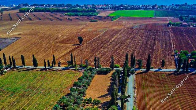 5 Bedroom Bungalow for sale in Pervolia, Larnaca: https://www.buysellcyprus.com/property-for-sale/larnaca/pervolia/5-bed-bungalow-for-sale-pervolia-larnaca-1795531.html (www.buysellcyprus.com)