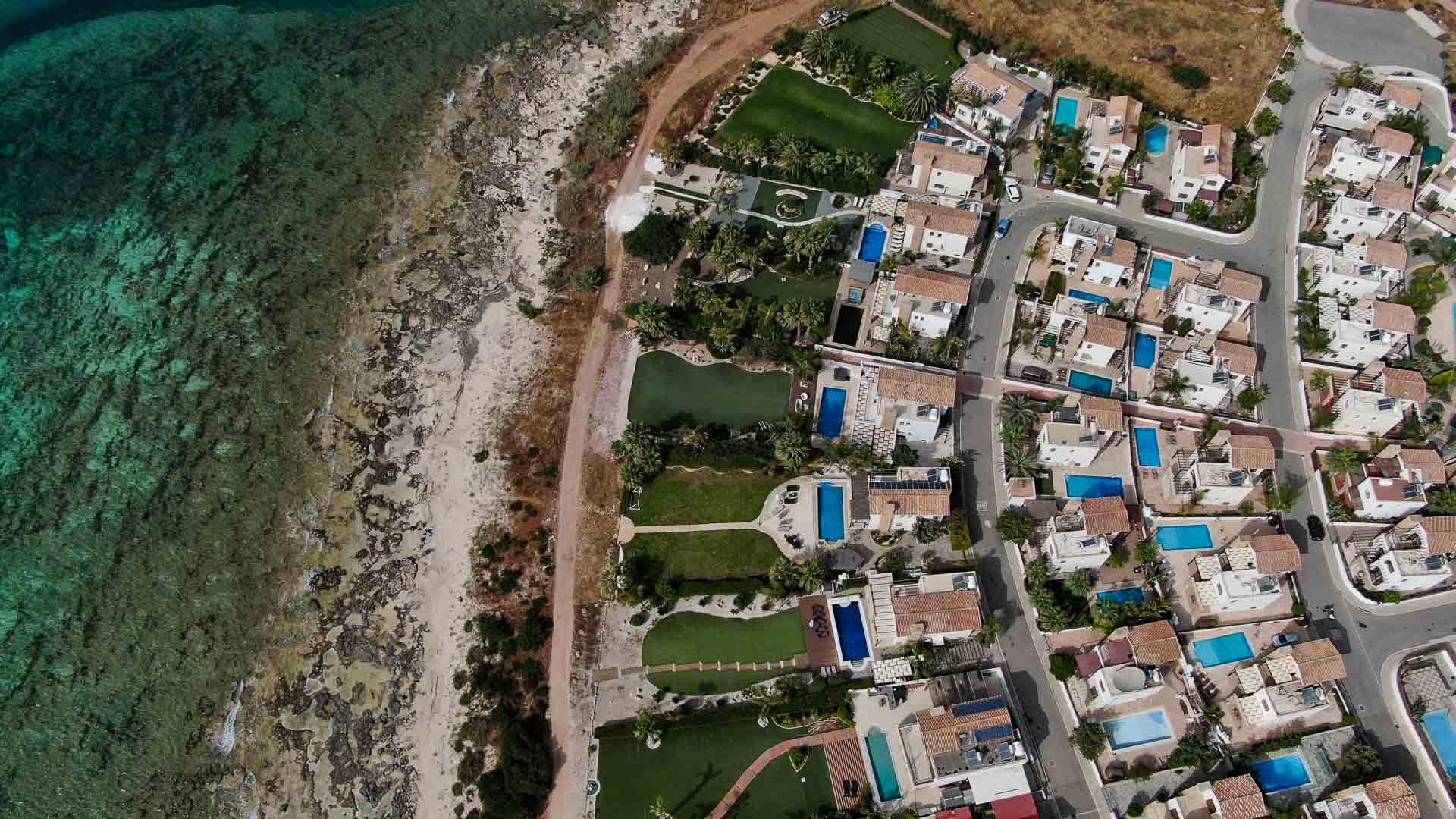 New 5-bedroom villa in Famagusta № 146934: https://dom.com.cy/en/catalog/sale/146934/ (dom.com.cy)