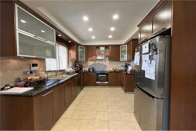 4-bedroom detached house for sale: https://www.bazaraki.com/adv/5797865_4-bedroom-detached-house-for-sale (www.bazaraki.com)