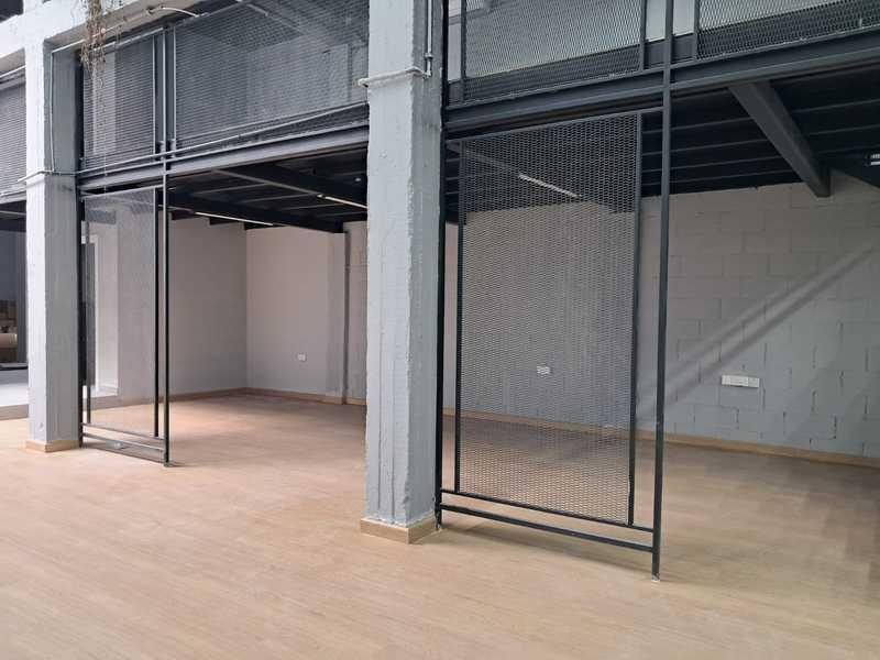 Shop/gallery/showroom: https://www.bazaraki.com/adv/5798936_shop-gallery-showroom (www.bazaraki.com)
