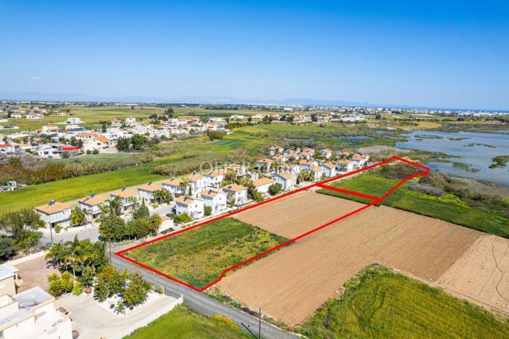 Residential fields in Sotira Famagusta: https://www.offer.com.cy/en/residential-fields-in-sotira-famagusta/21-709177/ (www.offer.com.cy)