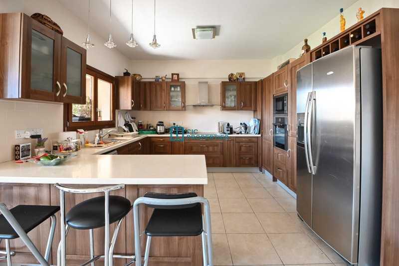 5-bedroom detached house for sale: https://www.bazaraki.com/adv/5788722_5-bedroom-detached-house-for-sale (www.bazaraki.com)