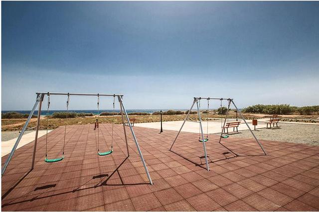 New 5-bedroom villa in Famagusta № 152048: https://dom.com.cy/en/catalog/sale/152048/ (dom.com.cy)