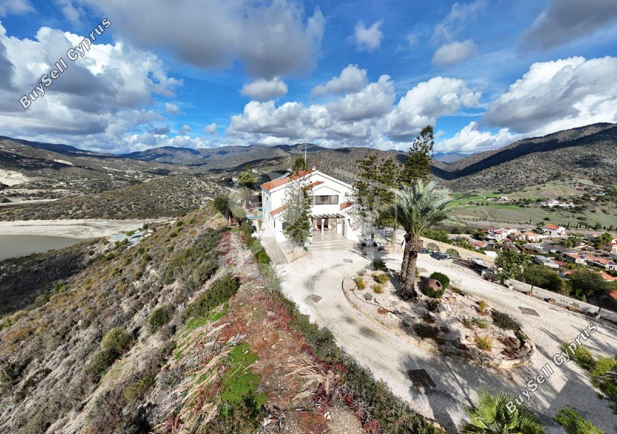 7 Bedroom Detached house to rent in Foinikaria, Limassol: https://www.buysellcyprus.com/property-for-rent/limassol/foinikaria/7-bed-detached-house-to-rent-foinikaria-limassol-1797614.html (www.buysellcyprus.com)