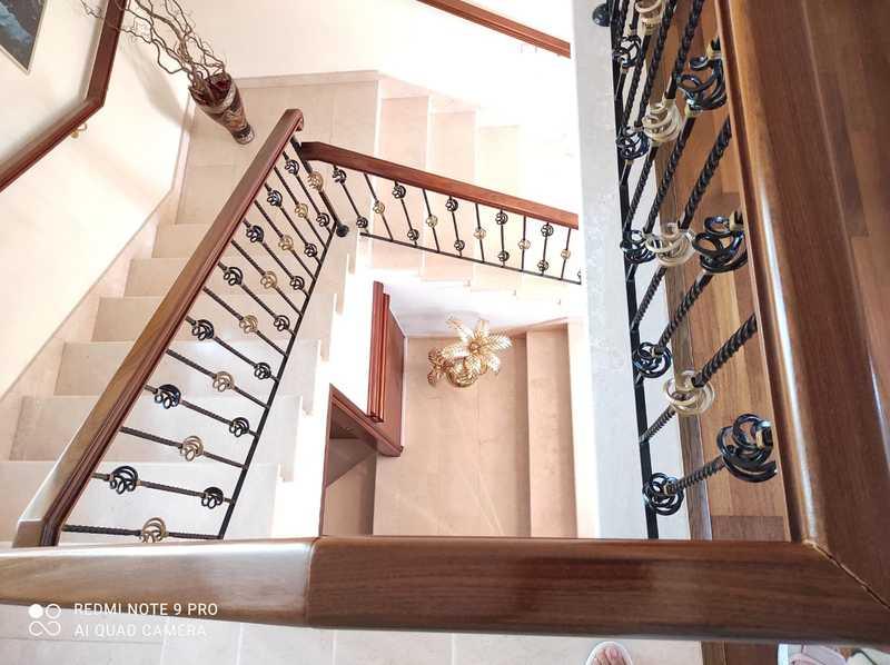 7-bedroom villa for sale: https://www.bazaraki.com/adv/5792380_7-bedroom-villa-for-sale (www.bazaraki.com)