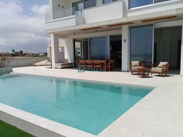 4-bedroom villa to rent: https://www.bazaraki.com/adv/5787566_4-bedroom-villa-to-rent (www.bazaraki.com)