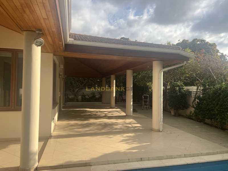 5-bedroom detached house for sale: https://www.bazaraki.com/adv/5790572_5-bedroom-detached-house-for-sale (www.bazaraki.com)