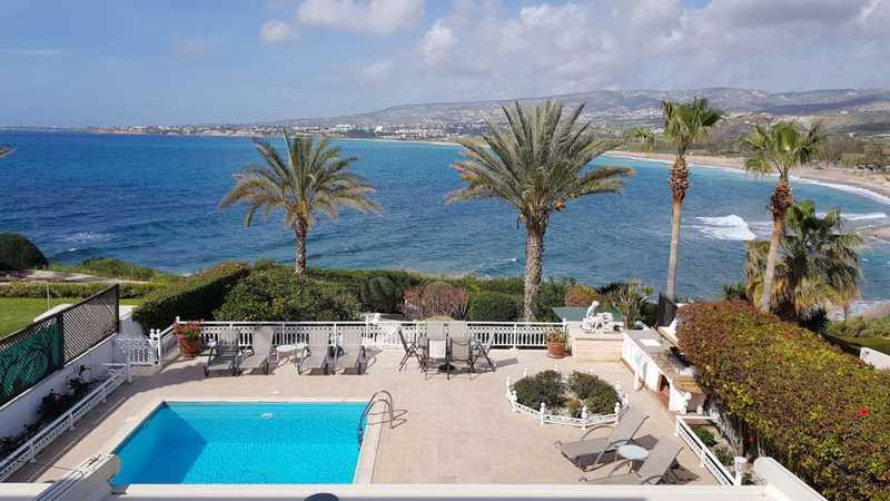 Luxury detached seafront villa: https://www.bazaraki.com/adv/5786494_luxury-detached-seafront-villa (www.bazaraki.com)