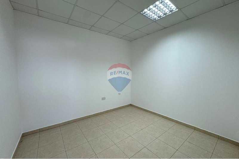 Prime industrial warehouse in aradippou: https://www.bazaraki.com/adv/5789316_prime-industrial-warehouse-in-aradippou (www.bazaraki.com)