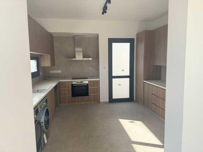 4-bedroom apartment to rent: https://www.bazaraki.com/adv/5794379_4-bedroom-apartment-to-rent (www.bazaraki.com)