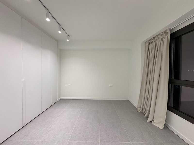 3-bedroom penthouse to rent: https://www.bazaraki.com/adv/5798252_3-bedroom-penthouse-to-rent (www.bazaraki.com)