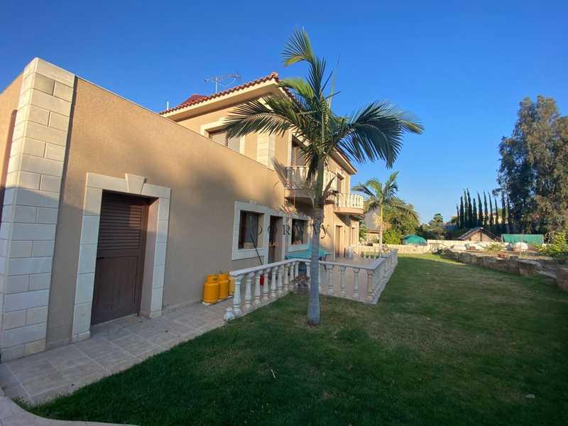 5-bedroom detached house for sale: https://www.bazaraki.com/adv/5794777_5-bedroom-detached-house-for-sale (www.bazaraki.com)