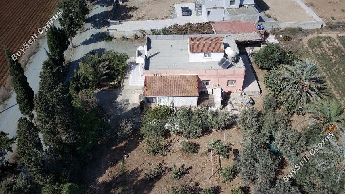 5 Bedroom Bungalow for sale in Pervolia, Larnaca: https://www.buysellcyprus.com/property-for-sale/larnaca/pervolia/5-bed-bungalow-for-sale-pervolia-larnaca-1795531.html (www.buysellcyprus.com)