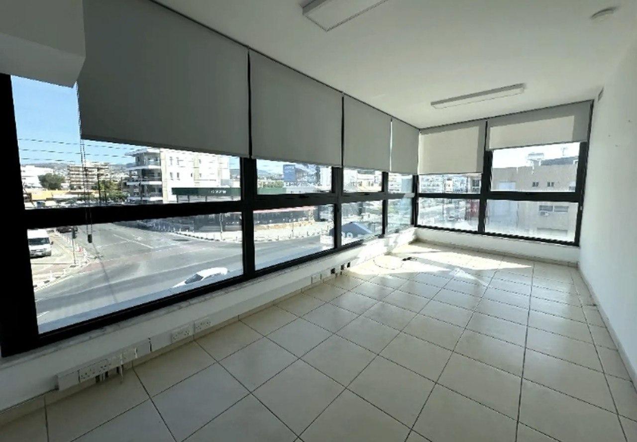 Office in Limassol №152749: https://dom.com.cy/en/catalog/rent/152749/ (dom.com.cy)