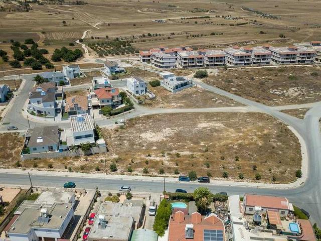 Residential land 4348 m²: https://www.bazaraki.com/adv/5798194_residential-land-4348-m2 (www.bazaraki.com)