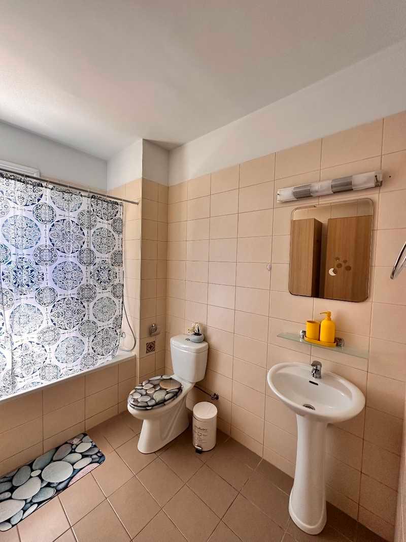 1-bedroom apartment to rent: https://www.bazaraki.com/adv/5787994_1-bedroom-apartment-to-rent (www.bazaraki.com)