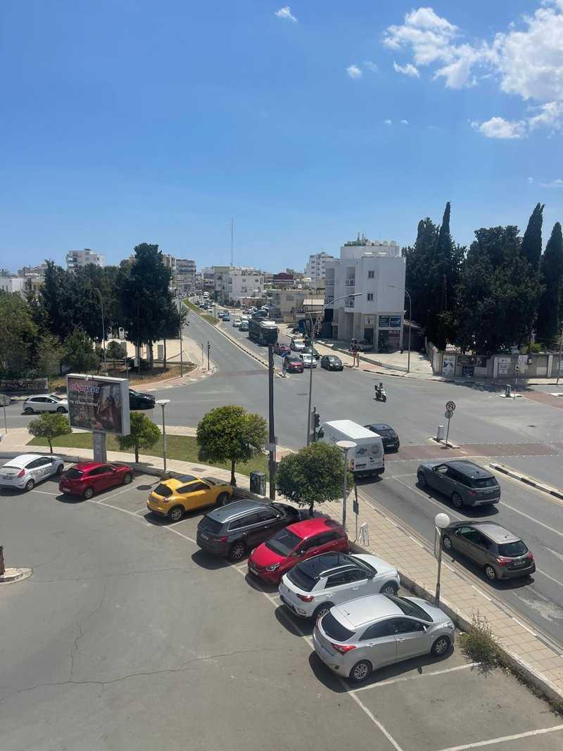 5-bedroom apartment for sale: https://www.bazaraki.com/adv/5786615_5-bedroom-apartment-for-sale (www.bazaraki.com)