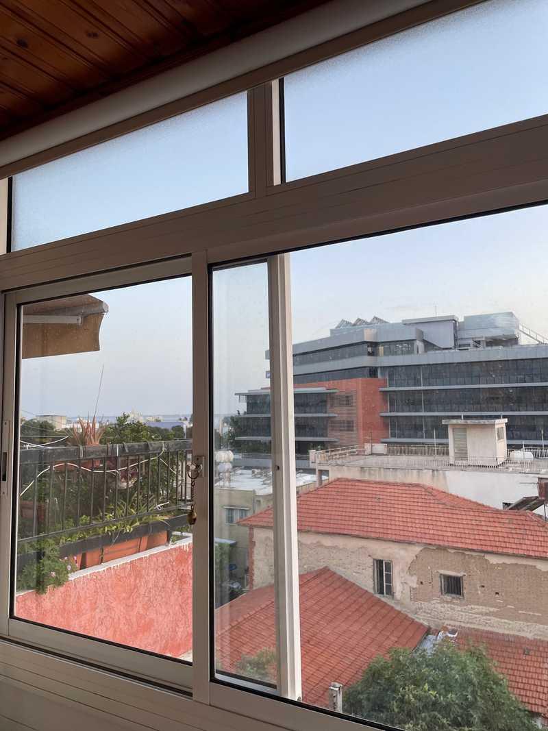 Cozy room in the city center: https://www.bazaraki.com/adv/5793054_cozy-room-for-rent-in-the-city-center (www.bazaraki.com)