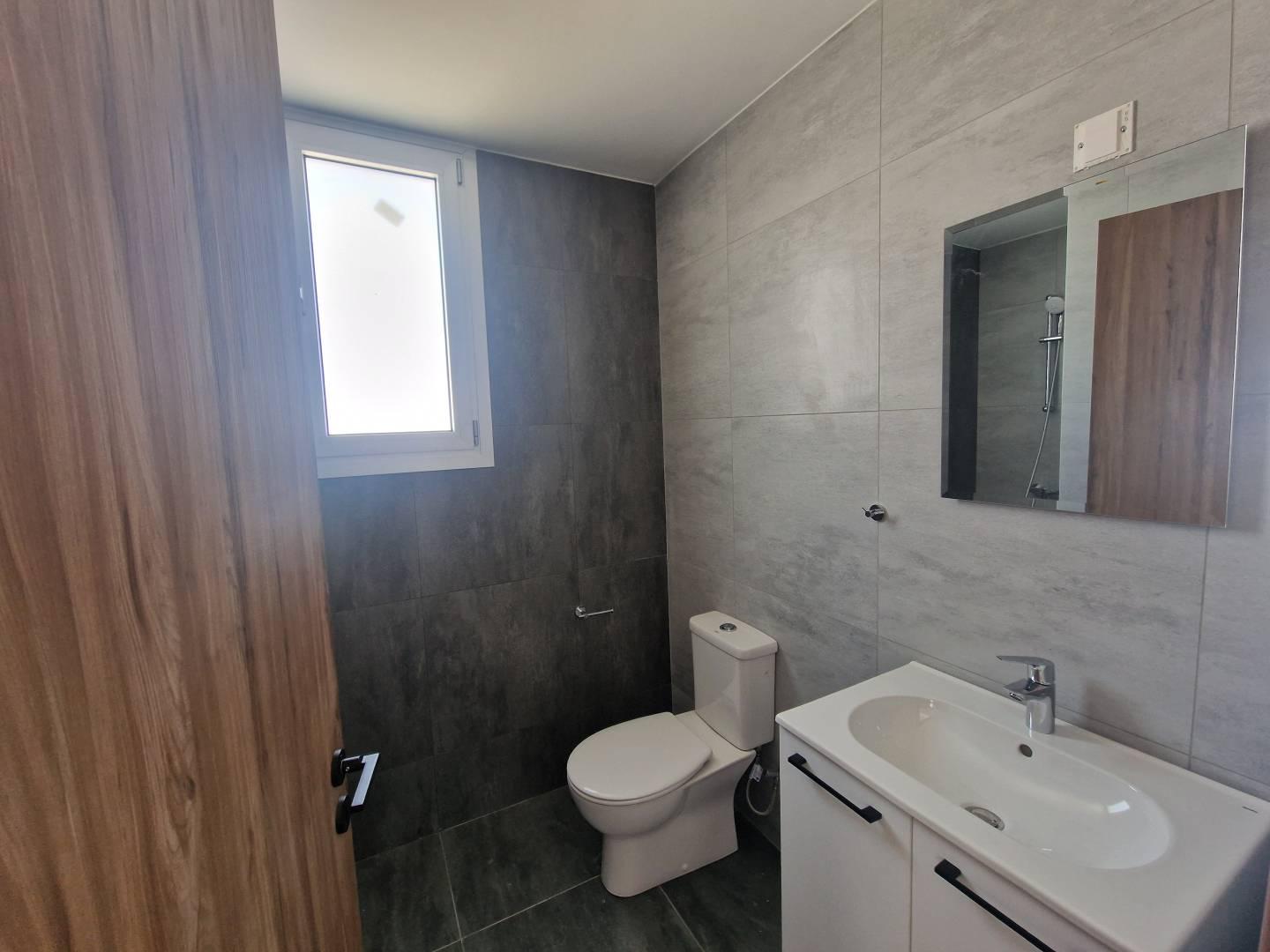 New 2-bedroom penthouse in Larnaca № 153914: https://dom.com.cy/en/catalog/sale/153914/ (dom.com.cy)
