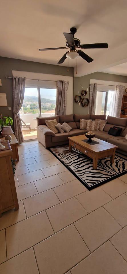 Large townhouse with centralheating in Peyia: https://www.facebook.com/marketplace/item/1235320814914526 (www.facebook.com)