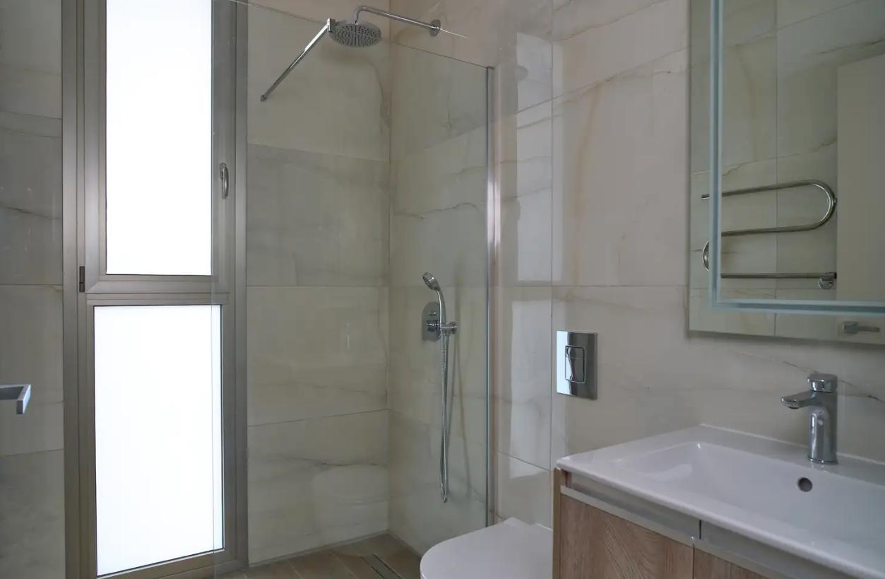 2-bedroom apartment in Limassol №152875: https://dom.com.cy/en/catalog/rent/152875/ (dom.com.cy)