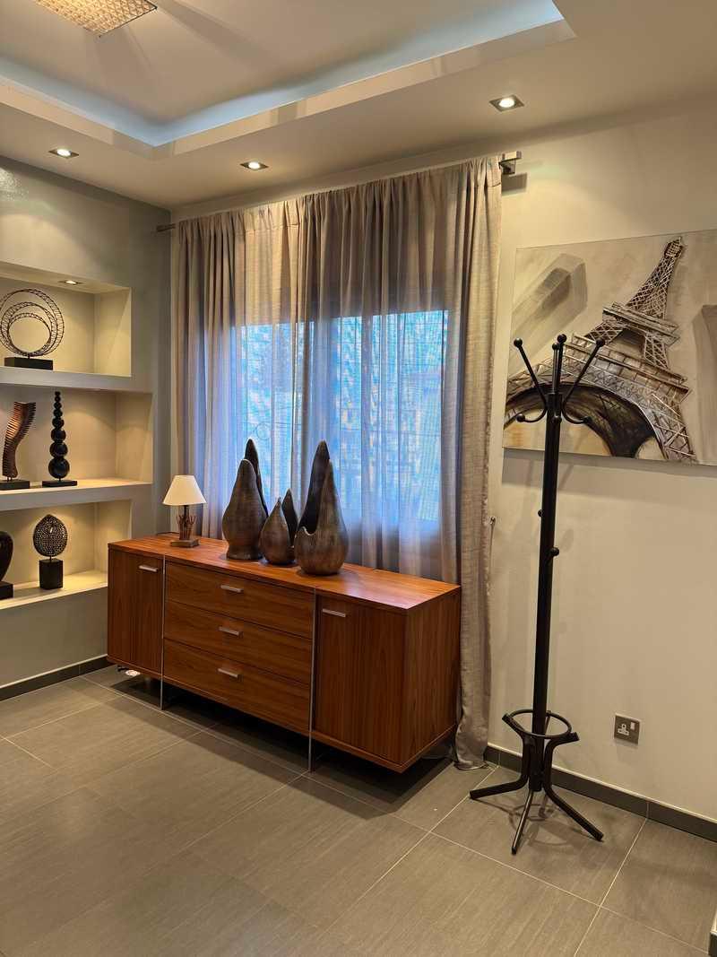 3-bedroom penthouse to rent: https://www.bazaraki.com/adv/5793254_3-bedroom-penthouse-to-rent (www.bazaraki.com)