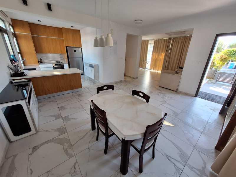 3-bedroom villa to rent: https://www.bazaraki.com/adv/5790785_3-bedroom-villa-to-rent (www.bazaraki.com)