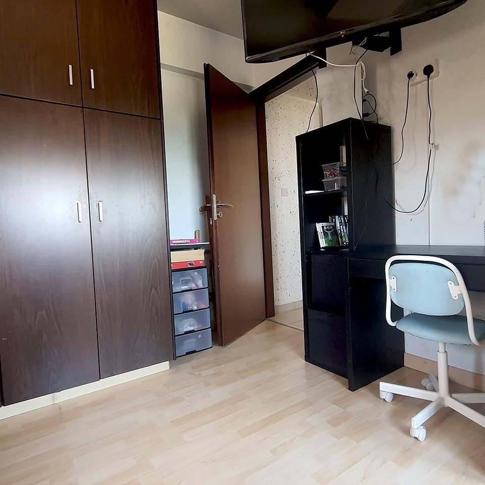 2 Beds 1 Bath Apartment/condo: https://www.facebook.com/marketplace/item/949516800468435 (www.facebook.com)