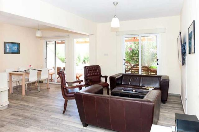 2-bedroom villa to rent: https://www.bazaraki.com/adv/5799622_2-bedroom-villa-to-rent (www.bazaraki.com)