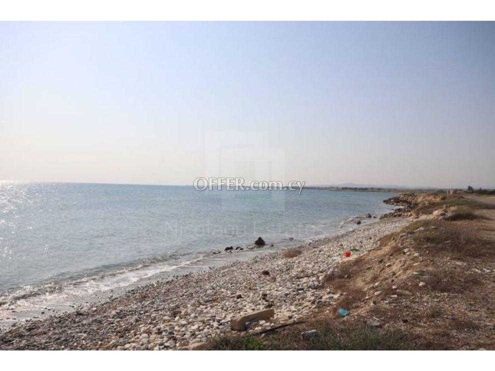 Residential land by the sea in Softades area of Larnaca: https://www.offer.com.cy/en/residential-land-by-the-sea-in-softades-area-of-larnaca/21-610501/ (www.offer.com.cy)