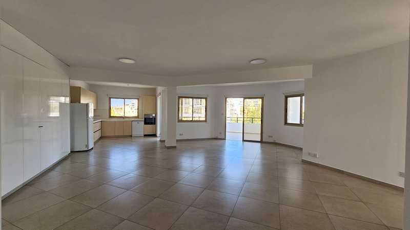 3-bedroom penthouse to rent: https://www.bazaraki.com/adv/5797210_3-bedroom-penthouse-to-rent (www.bazaraki.com)