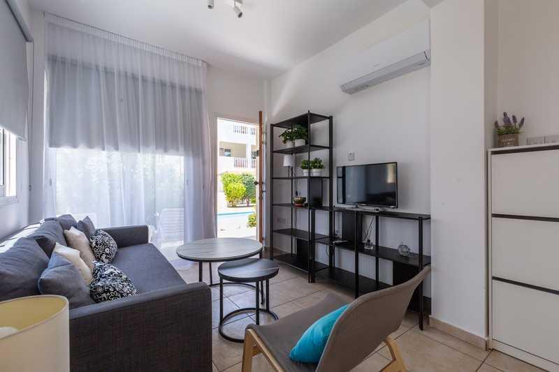 One bed flat in universal: https://www.bazaraki.com/adv/5796411_one-bed-flat-in-universal (www.bazaraki.com)
