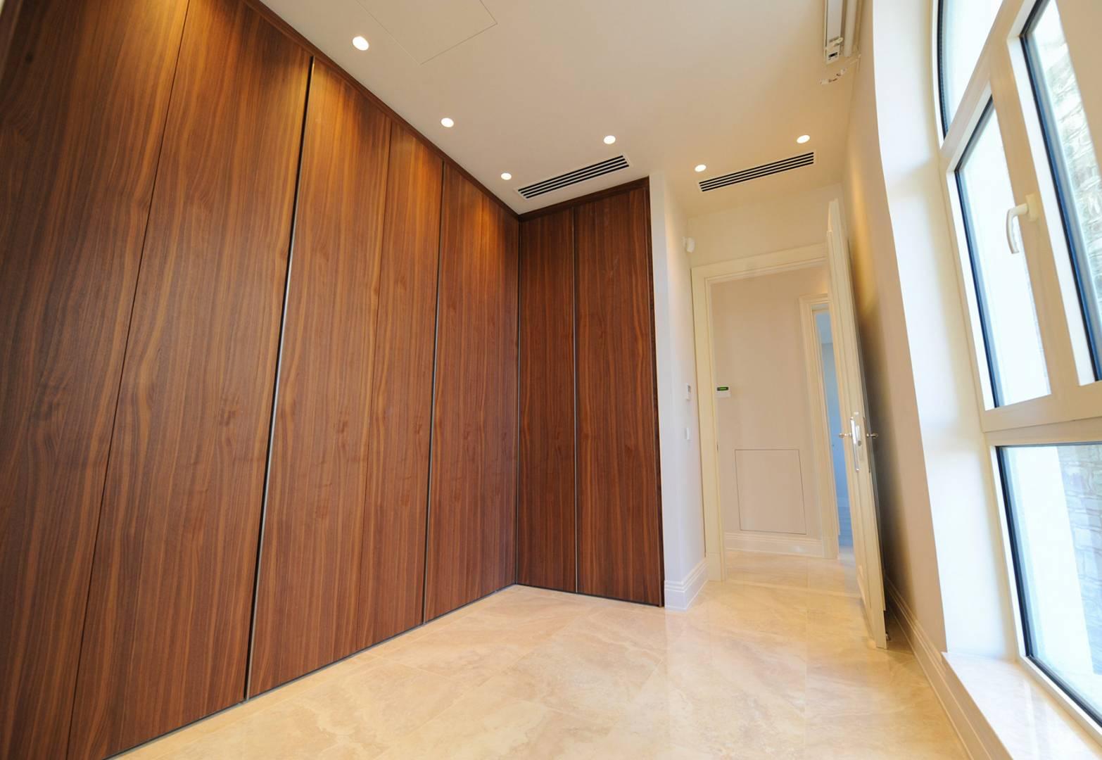 New 5-bedroom villa in Larnaca № 153379: https://dom.com.cy/en/catalog/sale/153379/ (dom.com.cy)