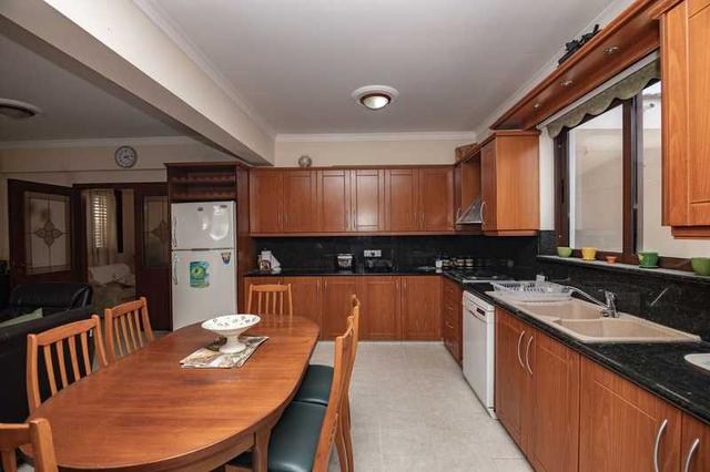 3-bedroom villa to rent: https://www.bazaraki.com/adv/5797191_3-bedroom-villa-to-rent (www.bazaraki.com)