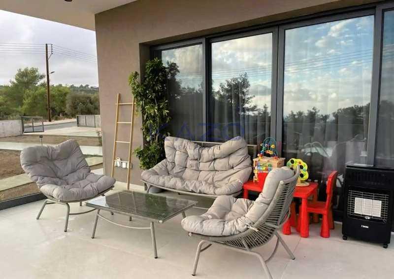 5-bedroom villa for sale: https://www.bazaraki.com/adv/5788758_5-bedroom-villa-for-sale (www.bazaraki.com)