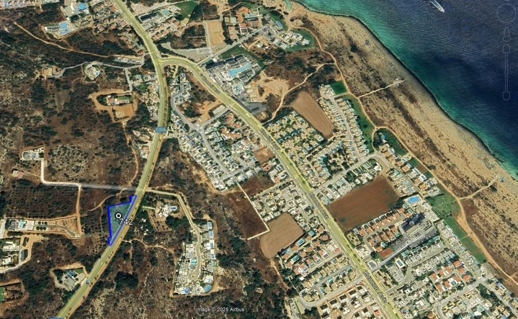 Residential Land 1,888 SQM For Sale: https://www.zyprus.com/land/39370/residential-land-in-protaras-famagusta (www.zyprus.com)