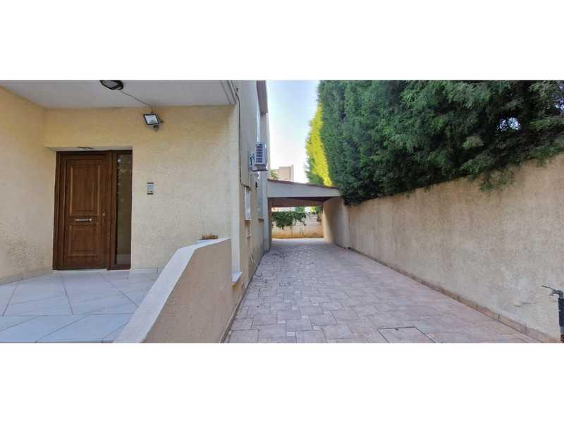 4-bedroom detached house to rent: https://www.bazaraki.com/adv/5786553_4-bedroom-detached-house-to-rent (www.bazaraki.com)